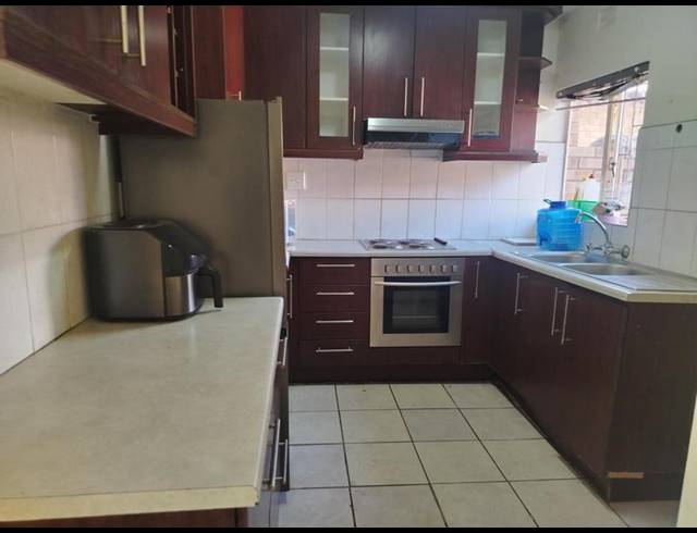 3 BEDROOM PROPERTY TO RENT IN PENINA PARK